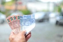 salário-mínimo-FotoLeo-Laps-reproduçção-NSC-Total